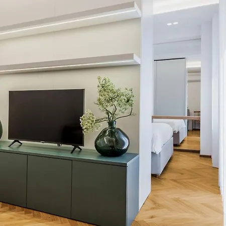 Apartamento Casa Dalmazia Elegant Parquet In The Center Metro & Highway Catania