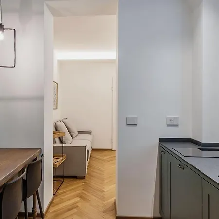 Apartamento Casa Dalmazia Elegant Parquet In The Center Metro & Highway Catania